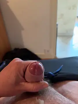 billybib83 online show from April 14, 1:43 pm