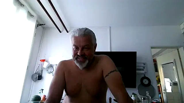 Berg Boy online show from July 25, 5:37 am