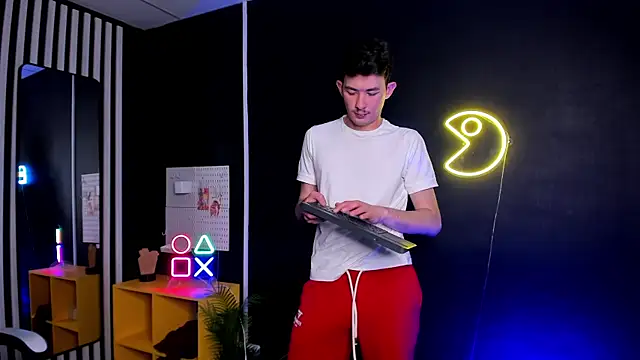 Danny  Magic online show from March 22, 1:41 pm