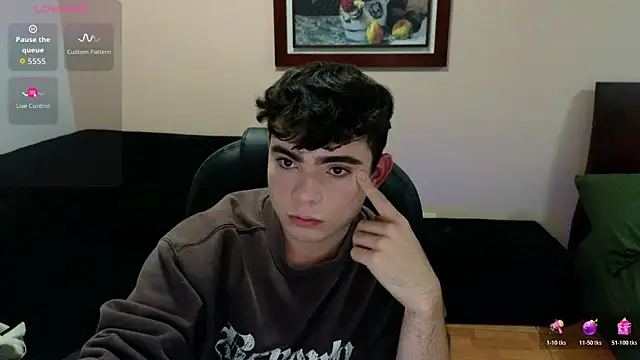 lukeboyce33 online show from April 9, 5:05 am