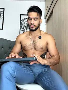 Maximiliano ford online show from January 10, 10:52 am