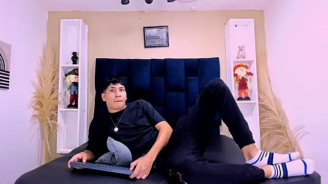 Jhojan twink online show from October 9, 12:32 pm