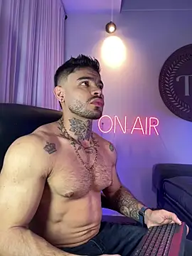 thiagoferrari2 online show from October 10, 4:17 am