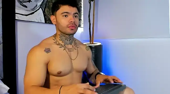 thiagoferrari2 online show from March 22, 1:41 pm