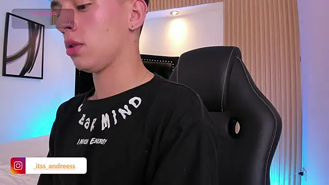 LiamWildx20 online show from July 18, 4:41 am