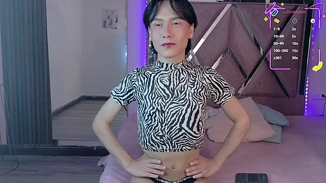 Ash Femboy online show from November 6, 9:40 pm