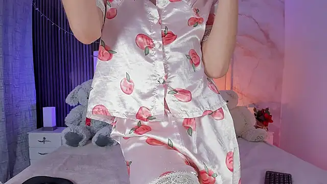 peachandtyron  online show from February 10, 4:06 am