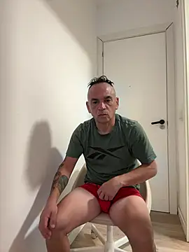 mateocali25 online show from June 18, 2:33 pm