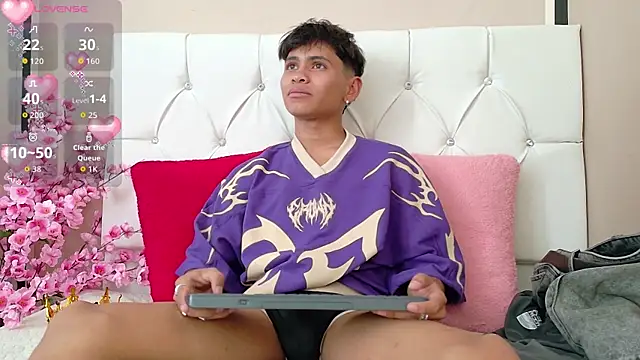 Ethan Westt online show from October 29, 8:56 pm