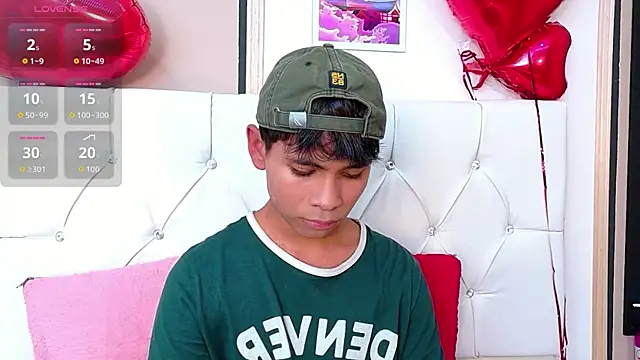 Ethan Westt online show from February 18, 8:39 pm