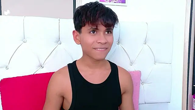 Ethan Westt online show from March 19, 9:07 pm