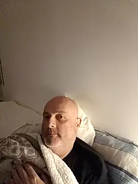 Alexis Bull online show from December 5, 11:01 pm