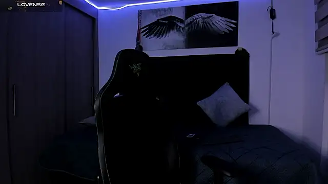 santi aesthetic online show from February 14, 12:49 am