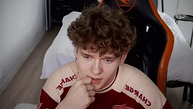 DanyDavis online show from September 9, 1:43 pm