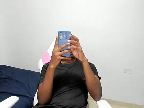 Luis123- online show from November 28, 10:00 pm