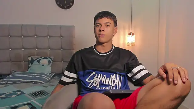 Santy Stump online show from November 8, 9:40 pm