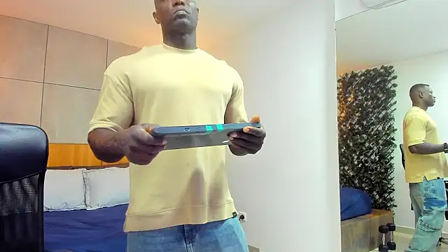 MarcusBlack  online show from March 30, 11:44 am