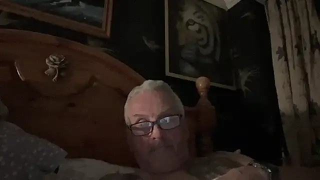 poggles online show from April 30, 8:38 pm
