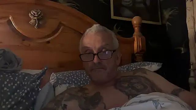 poggles online show from October 3, 8:14 pm