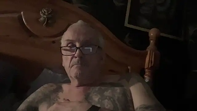 poggles online show from December 1, 7:17 pm