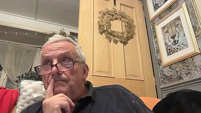 poggles online show from October 14, 8:38 pm