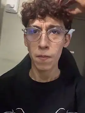 velvet skyn online show from October 26, 9:00 am