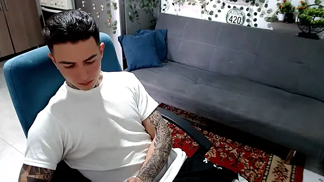 santii ss online show from February 13, 2:44 pm