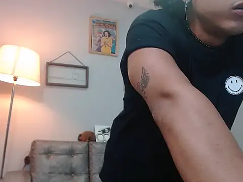 Xfire boy69 online show from November 6, 3:48 pm