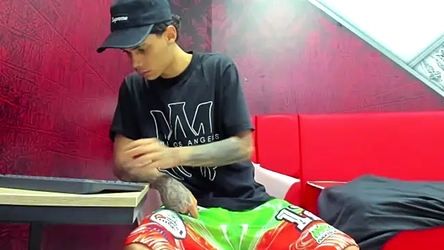 Ian1  online show from November 17, 12:41 pm