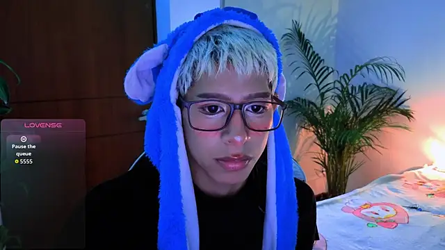 Snapshot of taichi_bluy chatting on October 19, 2:38 am taichi bluy online show from October 19, 2:38 am