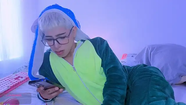 Snapshot of taichi_bluy chatting on September 21, 5:35 pm taichi bluy online show from September 21, 5:35 pm