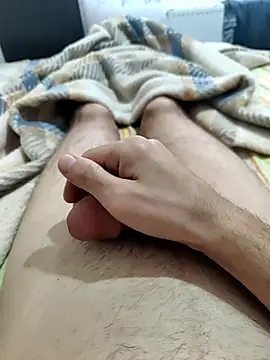 emrekzlk52 online show from June 8, 12:28 pm