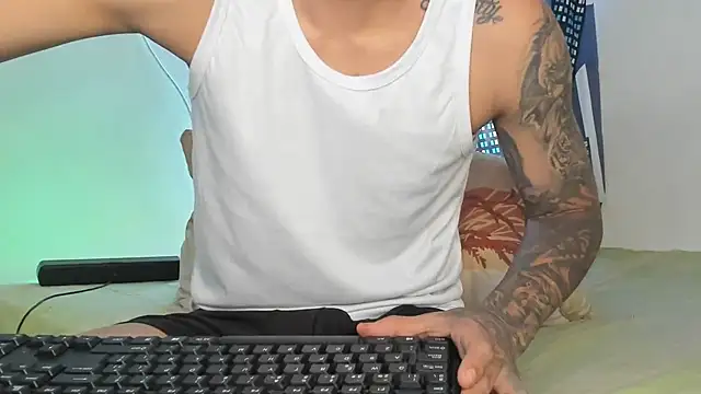  Logan Colton  online show from February 7, 8:03 pm