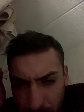 Snapshot of malek_xarx_ chatting on September 9, 2:33 am malek xarx online show from September 9, 2:33 am