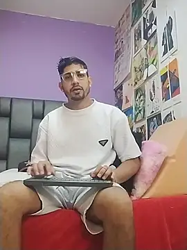 ashtoncooperr online show from January 10, 6:01 pm