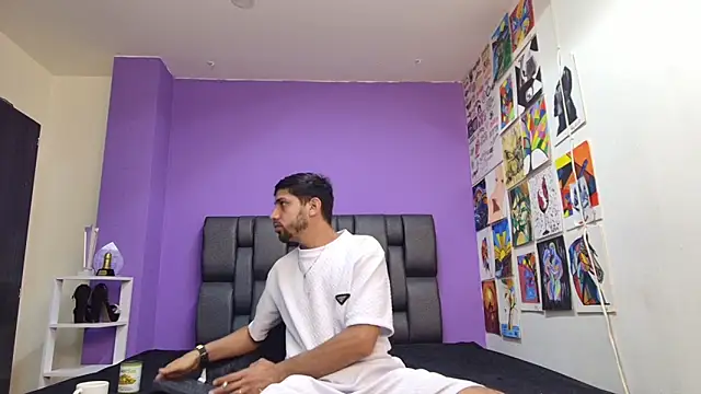 ashtoncooperr online show from October 17, 7:29 pm