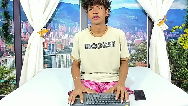 MilthonDelis online show from December 3, 3:12 am