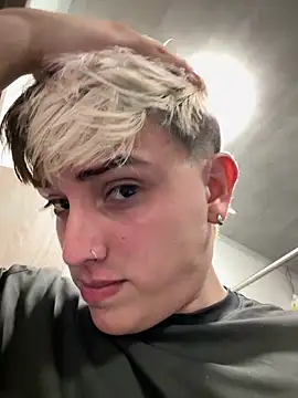 Justin trevor1 online show from May 30, 4:01 am