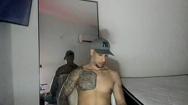 Snapshot of ThiagoLugo chatting on September 19, 5:30 am ThiagoLugo online show from September 19, 5:30 am