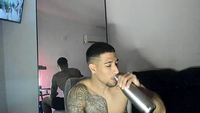 Snapshot of ThiagoLugo chatting on September 22, 3:39 am ThiagoLugo online show from September 22, 3:39 am