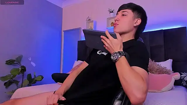 Ares di martin online show from December 15, 3:31 pm