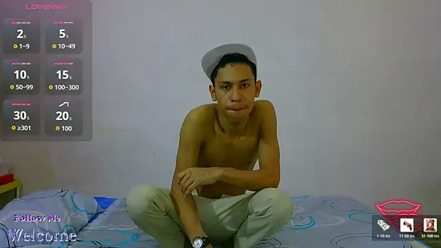 dylan apol0 online show from April 12, 12:14 am