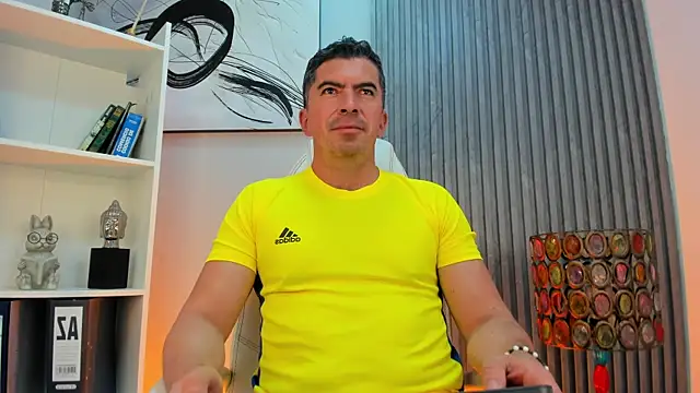 JuanKFit 45 online show from July 9, 4:38 am