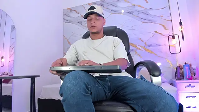 Ricky Owens1 online show from October 31, 1:47 pm