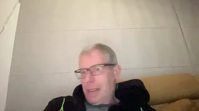 choupipat1 online show from March 22, 8:14 pm