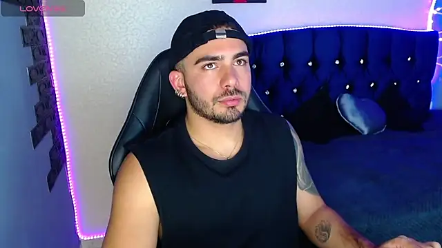 adamhairy online show from March 27, 8:32 pm