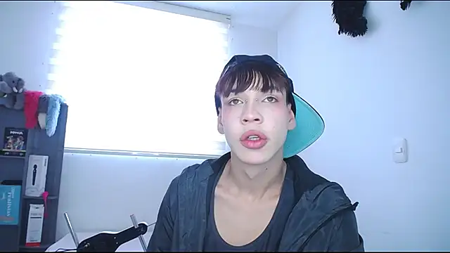 Snapshot of lucky_stricke chatting on September 16, 8:31 pm lucky stricke online show from September 16, 8:31 pm
