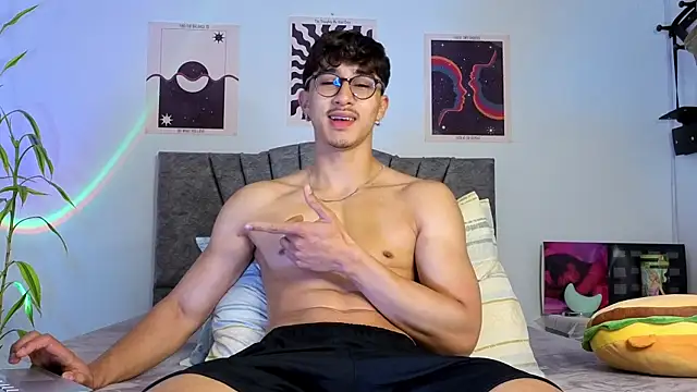 LatinReall online show from November 15, 2:35 am