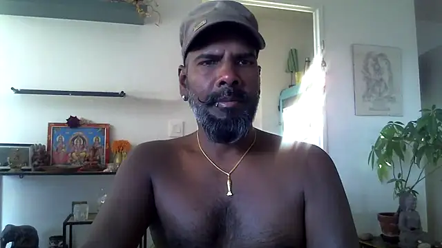 Snapshot of frenchblackc31 chatting on October 16, 4:15 pm frenchblackc31 online show from October 16, 4:15 pm