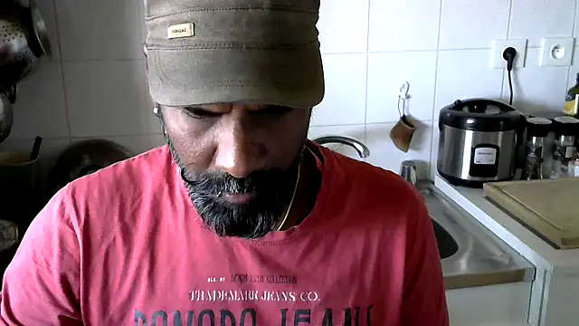 Snapshot of frenchblackc31 chatting on September 18, 8:49 am frenchblackc31 online show from September 18, 8:49 am